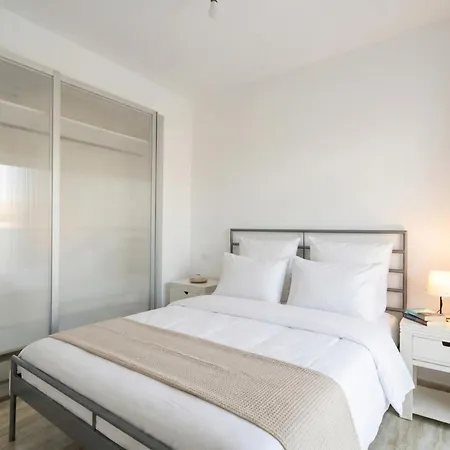 Elegant La Naval